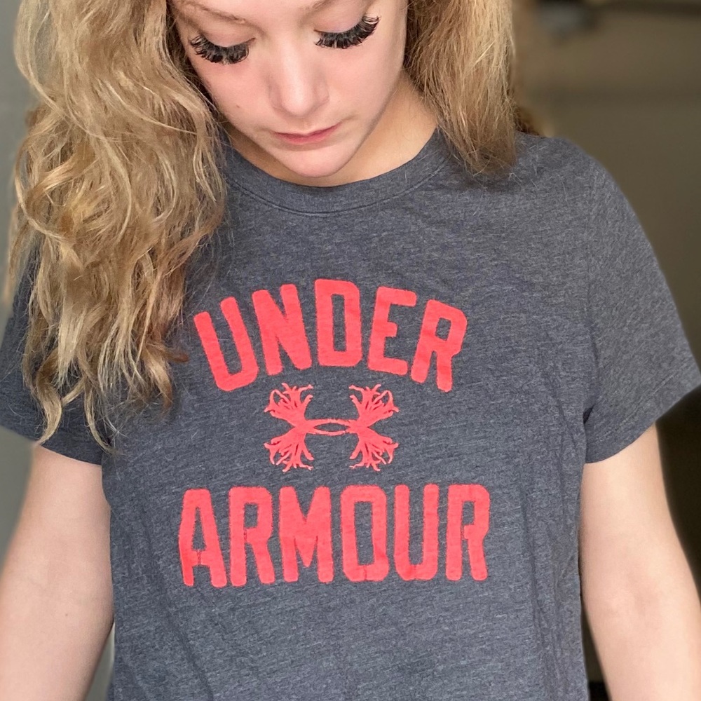 ➪ Under armour graphic tee